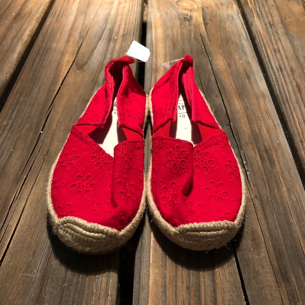 GAP Red Flats 10